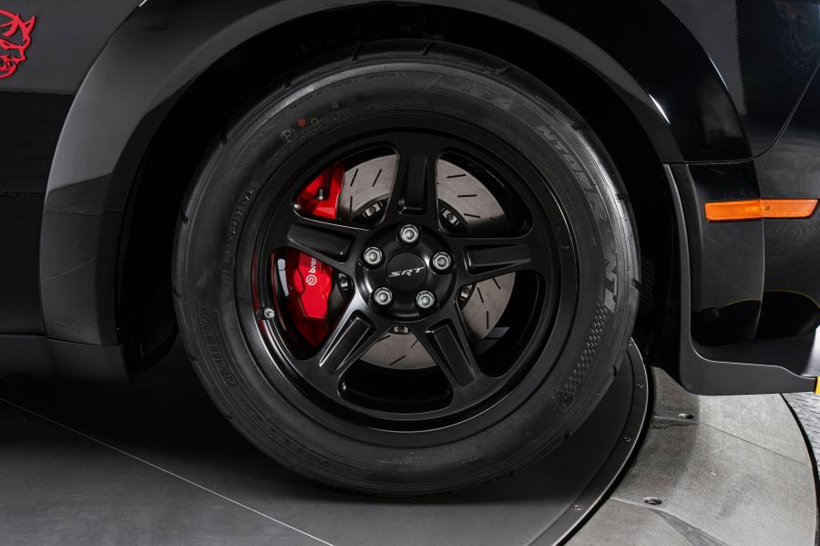 Колеса Dodge Challenger SRT Demon (LC, 0945 of 3300) 2018 года  (фото 58 из 109)